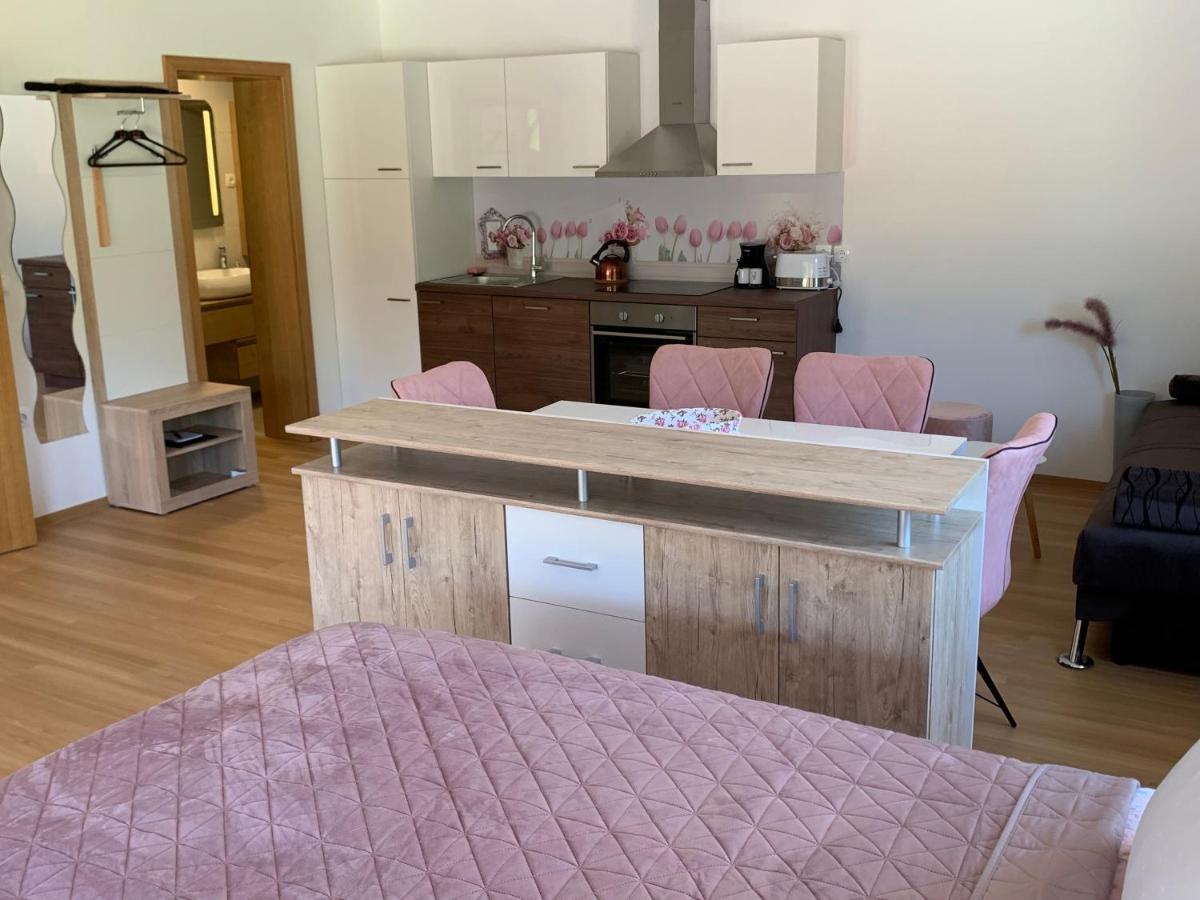 Apartmaji Pr' Nas Laško Εξωτερικό φωτογραφία